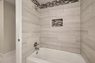 1102 Belaya Ln, Houston, TX 77090 - Photo 31