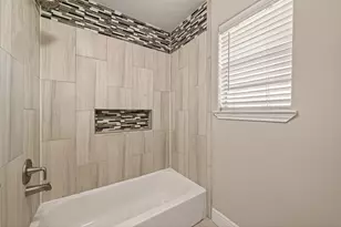 1102 Belaya Ln, Houston, TX 77090 - Photo 37