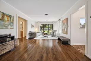 6230 Waltway Dr, Houston, TX 77008 - Photo 1