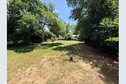 902 E Stone Street, Brenham, TX 77833 - Photo 11