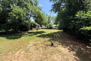 902 E Stone St, Brenham, TX 77833 - Photo 11