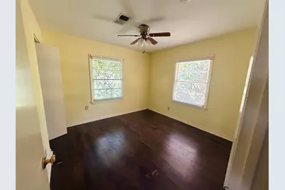 902 E Stone Street, Brenham, TX 77833 - Photo 7