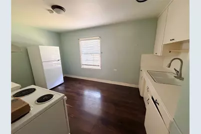 902 E Stone Street, Brenham, TX 77833 - Photo 5