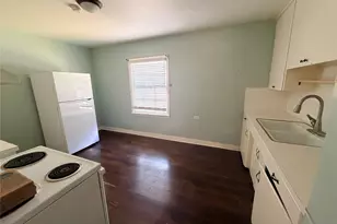 902 E Stone St, Brenham, TX 77833 - Photo 5