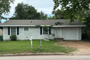 902 E Stone St, Brenham, TX 77833 - Photo 1