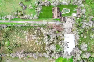 4918 Farmer Rd, Alvin, TX 77511 - Photo 3