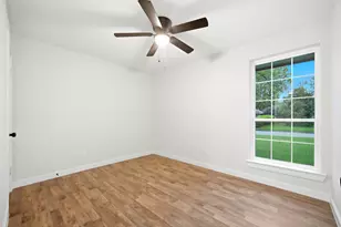 6418 Silver Chalice Dr, Houston, TX 77088 - Photo 27