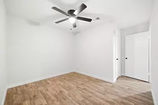 6418 Silver Chalice Dr, Houston, TX 77088 - Photo 29