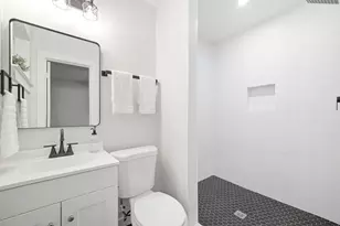 6418 Silver Chalice Dr, Houston, TX 77088 - Photo 25