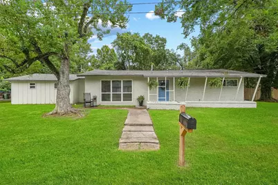 309 E Kay Street, Dayton, TX 77535 - Photo 1