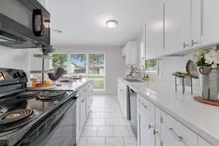 309 E Kay St, Dayton, TX 77535 - Photo 11