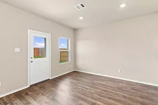 6723 Pebble Blf Ct, Cove, TX 77523 - Photo 13