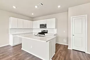 6723 Pebble Blf Ct, Cove, TX 77523 - Photo 5