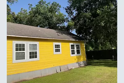 634 E Bernard Street, West Columbia, TX 77486 - Photo 3