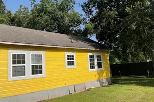 634 E Bernard St, West Columbia, TX 77486 - Photo 3