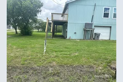501 S 15th Street, Seadrift, TX 77983 - Photo 3