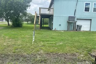 501 S 15th St, Seadrift, TX 77983 - Photo 3