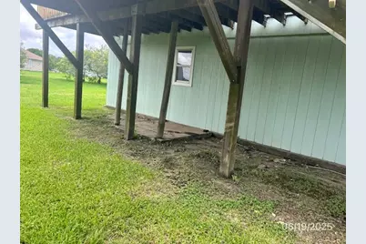 501 S 15th Street, Seadrift, TX 77983 - Photo 5