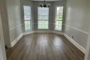 54 Daffodil Ct, Lake Jackson, TX 77566 - Photo 3