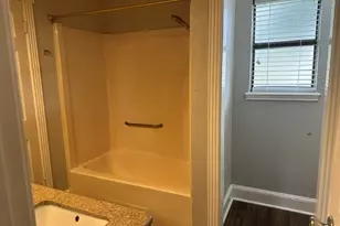 54 Daffodil Ct, Lake Jackson, TX 77566 - Photo 9