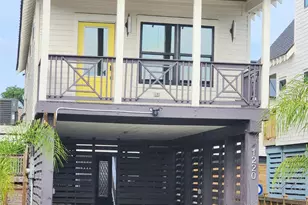 1220 32nd St, Galveston, TX 77550 - Photo 1