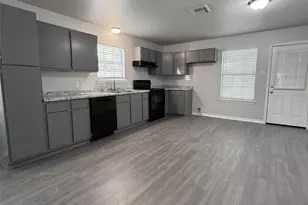 114 E Wilkins St, League City, TX 77573 - Photo 7