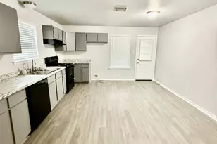114 E Wilkins St, League City, TX 77573 - Photo 5