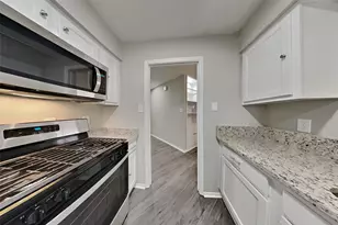 26 Pinewood Forest Ct, The Woodlands, TX 77381 - Photo 5