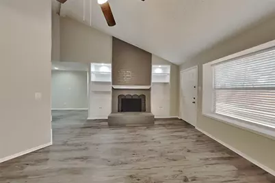 26 Pinewood Forest Court, The Woodlands, TX 77381 - Photo 3