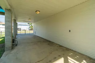 385 Ling, Bayou Vista, TX 77563 - Photo 33