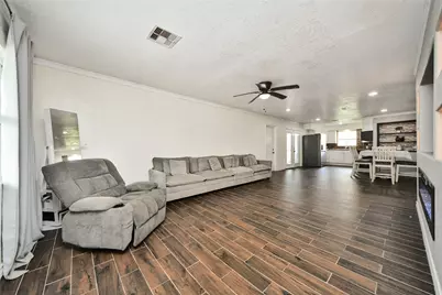 212 S Avenue D, Freeport, TX 77541 - Photo 7