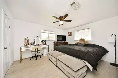 212 S Avenue D, Freeport, TX 77541 - Photo 27