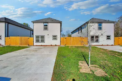 8639 Sunderland Road, Houston, TX 77028 - Photo 13