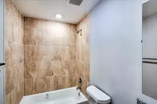 8639 Sunderland Rd, Houston, TX 77028 - Photo 21