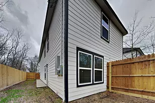 8639 Sunderland Rd, Houston, TX 77028 - Photo 11