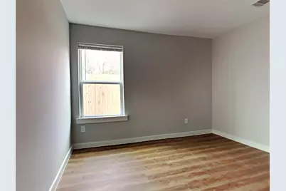 8639 Sunderland Road, Houston, TX 77028 - Photo 11