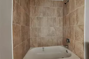 8639 Sunderland Rd, Houston, TX 77028 - Photo 9