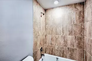 8639 Sunderland Rd, Houston, TX 77028 - Photo 17