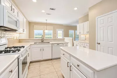 1385 El Camino Village Drive, Webster, TX 77058 - Photo 11