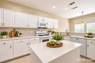 1385 El Camino Village Dr, Webster, TX 77058 - Photo 9