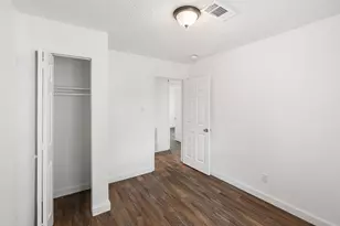 9005 Gabriel St, Houston, TX 77063 - Photo 11
