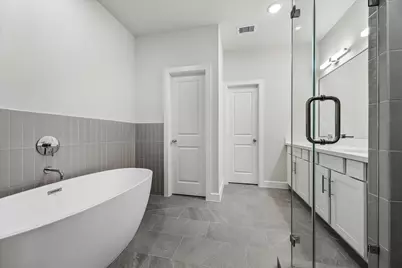 6336 Paddington Bend Drive, Houston, TX 77008 - Photo 15