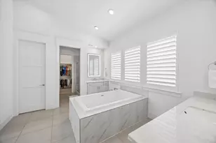 9811 Mocking Bird Hill Ln, Houston, TX 77080 - Photo 11