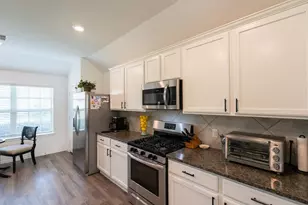 650 Harbor Colony Ln, La Marque, TX 77568 - Photo 11