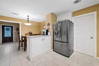 203 N Bayou Bend, Baytown, TX 77521 - Photo 17