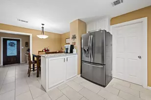 203 N Bayou Bend, Baytown, TX 77521 - Photo 17
