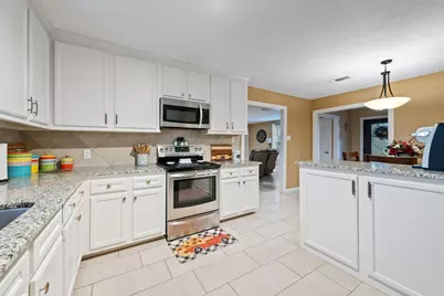 203 N Bayou Bend, Baytown, TX 77521 - Photo 15
