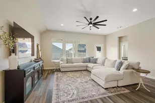 573 Newcomb Holw Dr, Conroe, TX 77304 - Photo 15