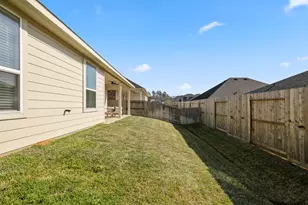 573 Newcomb Holw Dr, Conroe, TX 77304 - Photo 37