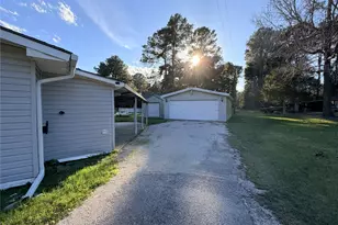 295 Lazy Hollow Ln, Livingston, TX 77351 - Photo 3